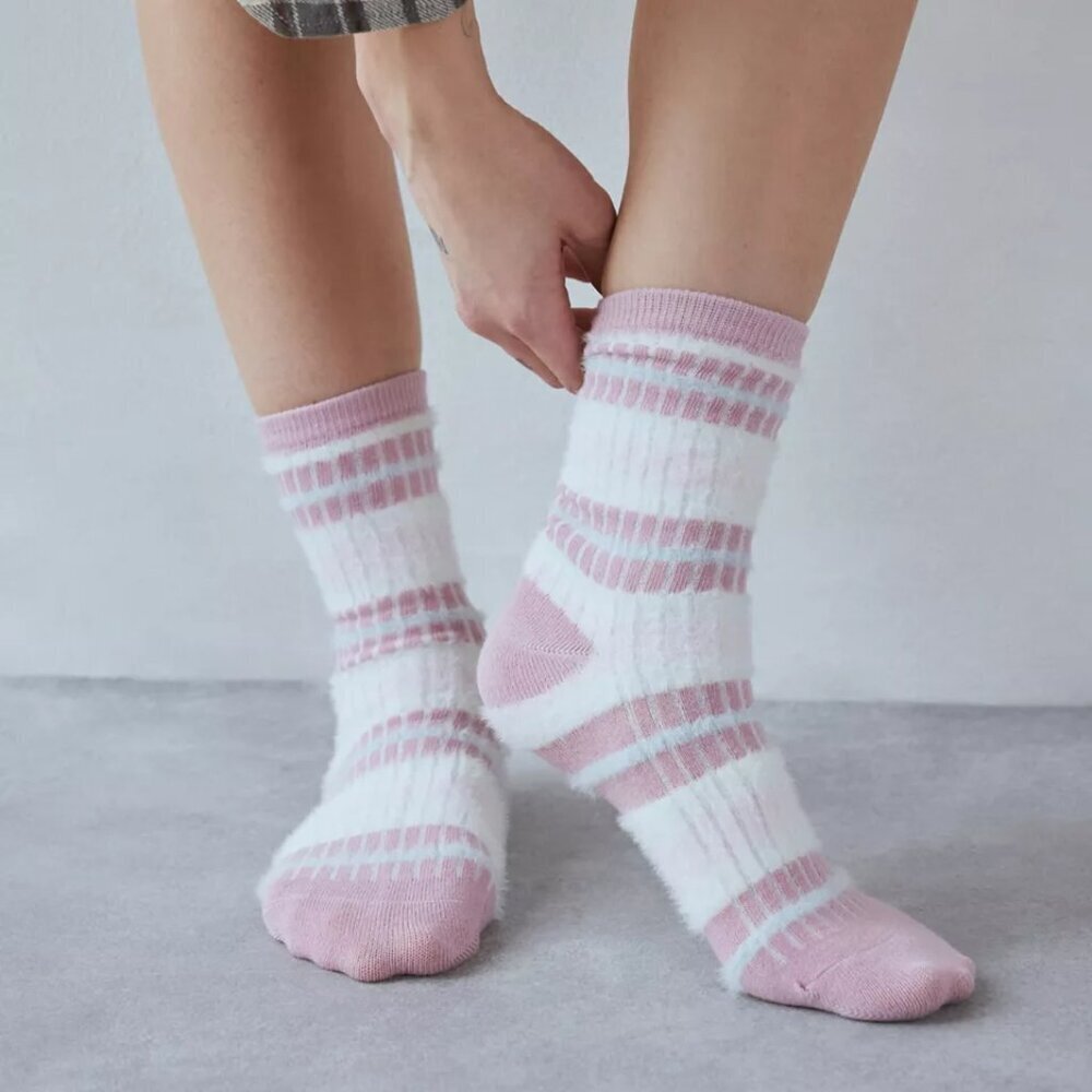 NWT Urban Outfitters Cozy Eyelash Pink Striped Crew Socks - Picture 3 of 6